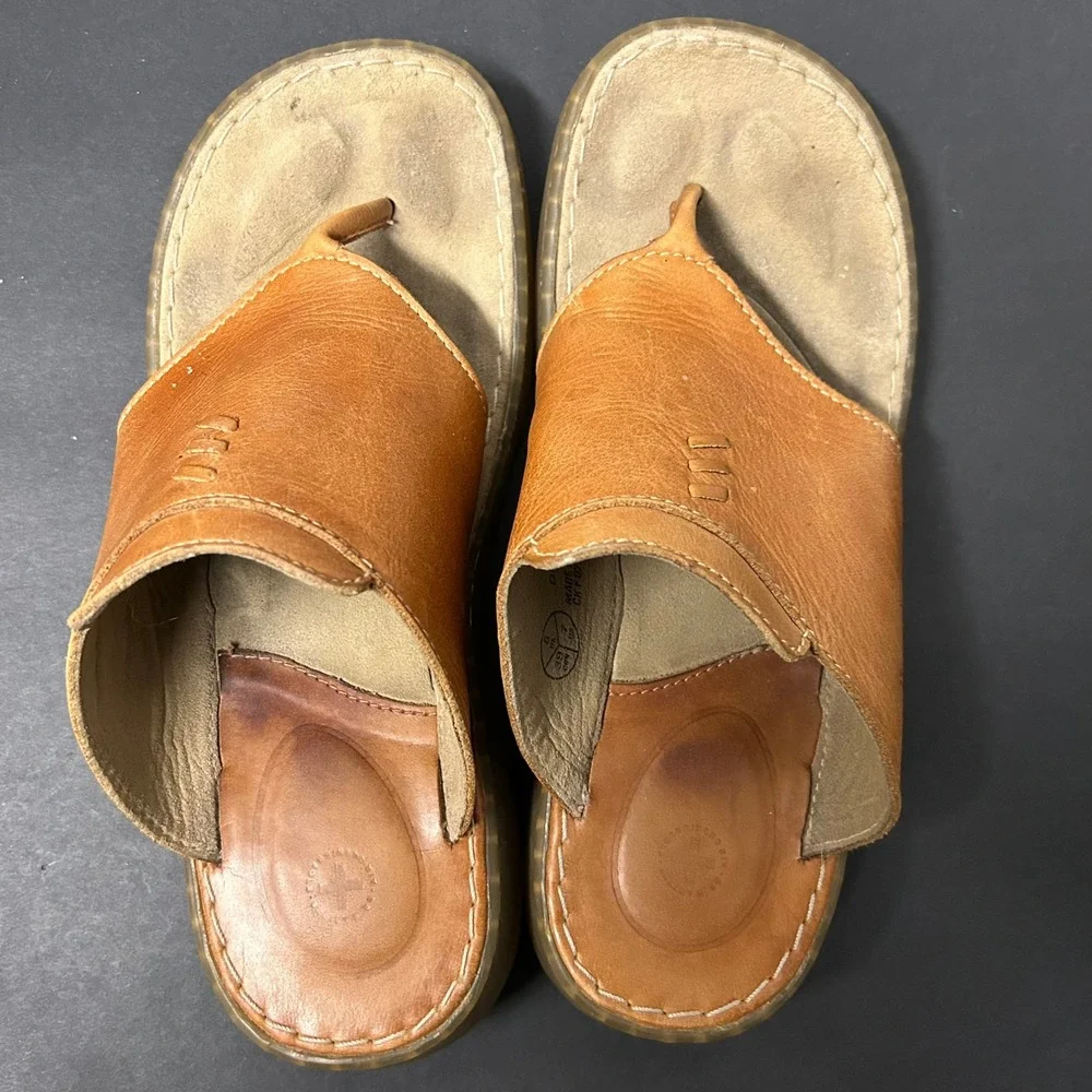 Dr. Martens 8B03 Thong Sandals Womens 7 Tan Leather Good AirWair Slides